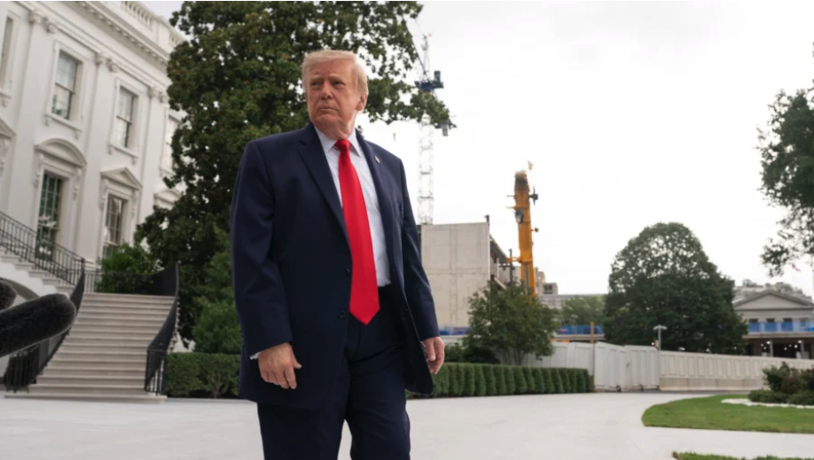 U.S. President Donald Trump on the South Lawn of the White House in Washington on Sept. 26, 2026. Trump is traveling to Knoxville, Tennessee to attend the University of Tennessee vs. University of Texas College football game. (Aaron Schwartz/Getty Images)